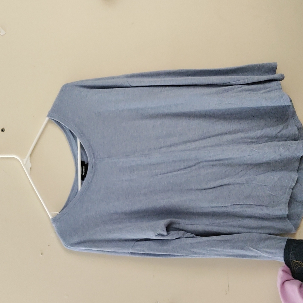 Woman's long sleeve shirt